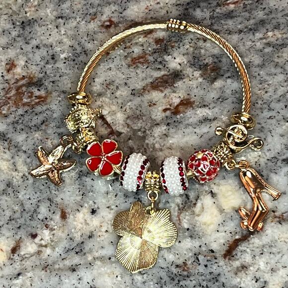 Fashion Jewelry Minnie Mouse Bangle Charm Bracelet in Gold Tone with Red - Picture 4 of 5